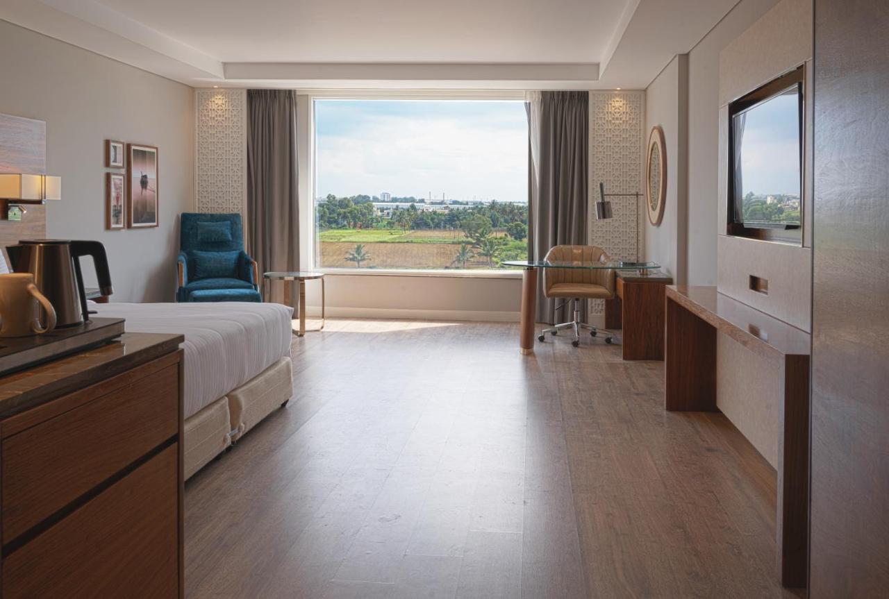 The Elite Narasapura, A Member Of Radisson Individuals Otel Dış mekan fotoğraf