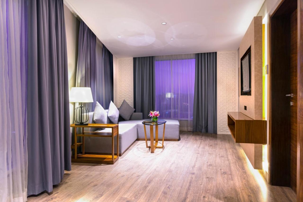 The Elite Narasapura, A Member Of Radisson Individuals Otel Dış mekan fotoğraf