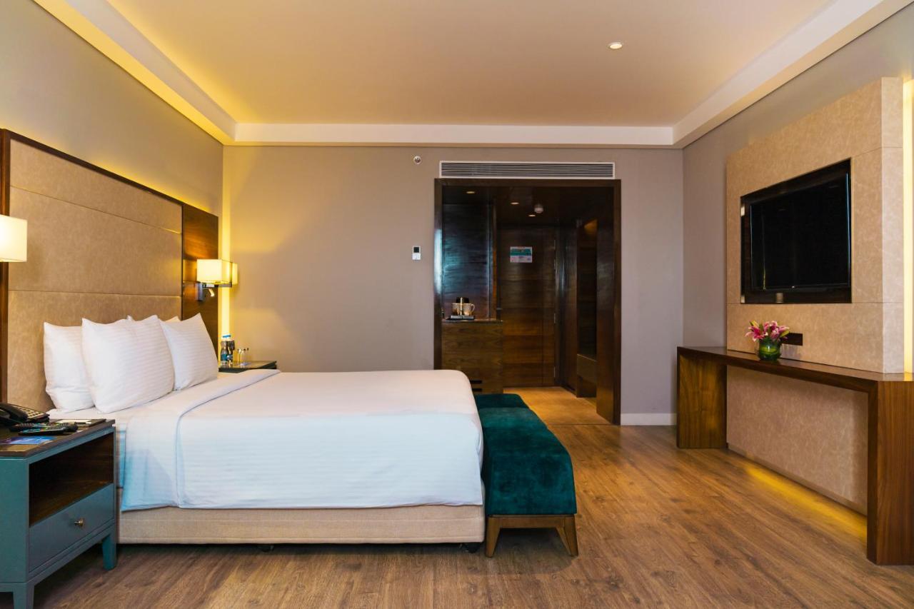 The Elite Narasapura, A Member Of Radisson Individuals Otel Dış mekan fotoğraf