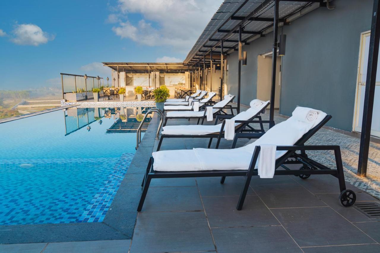 The Elite Narasapura, A Member Of Radisson Individuals Otel Dış mekan fotoğraf