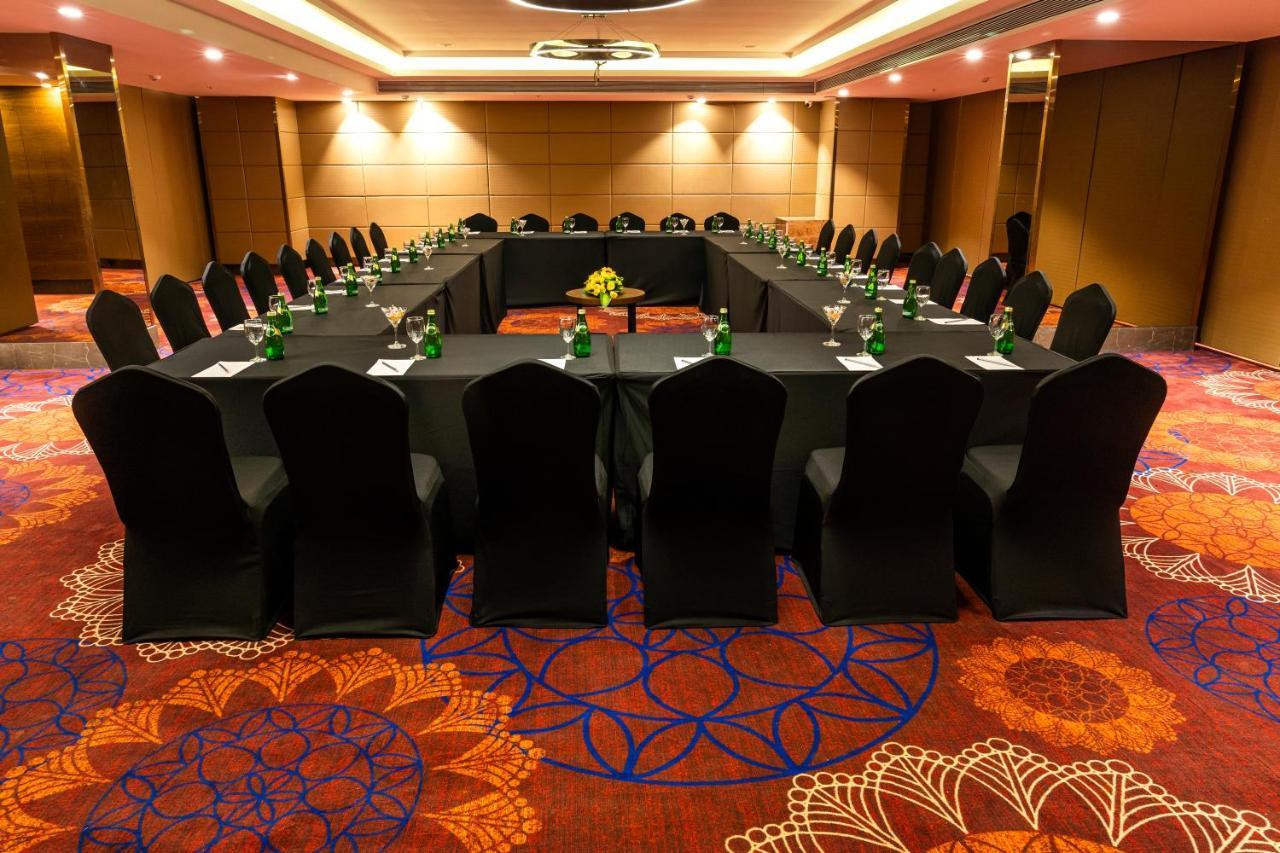 The Elite Narasapura, A Member Of Radisson Individuals Otel Dış mekan fotoğraf