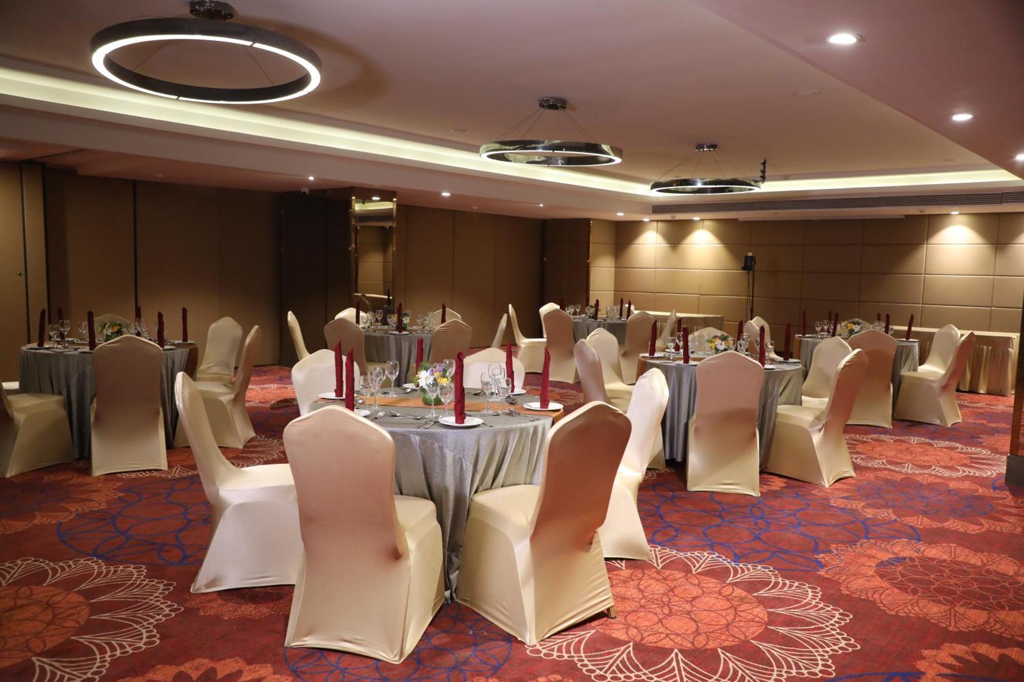 The Elite Narasapura, A Member Of Radisson Individuals Otel Dış mekan fotoğraf