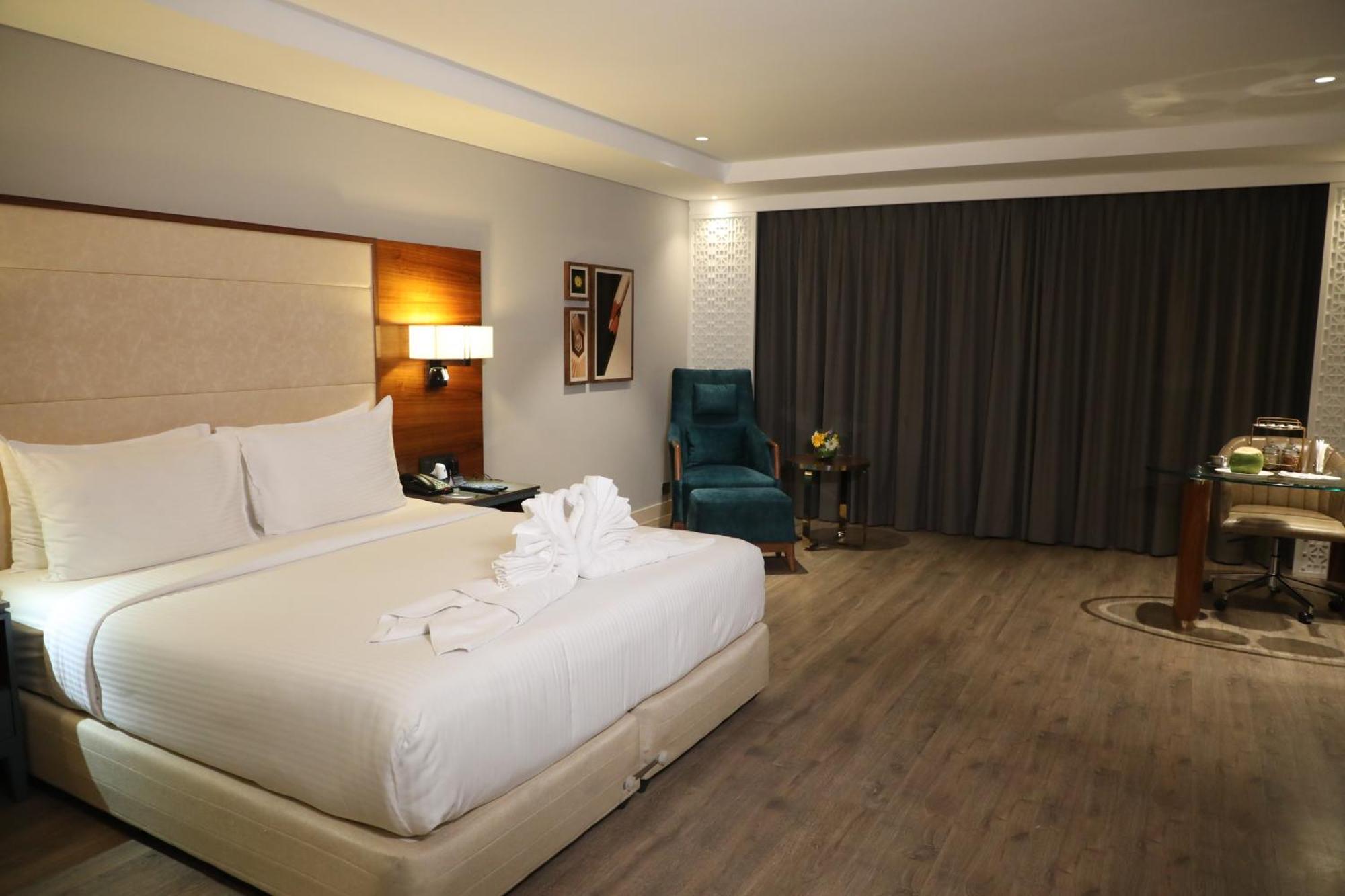 The Elite Narasapura, A Member Of Radisson Individuals Otel Dış mekan fotoğraf